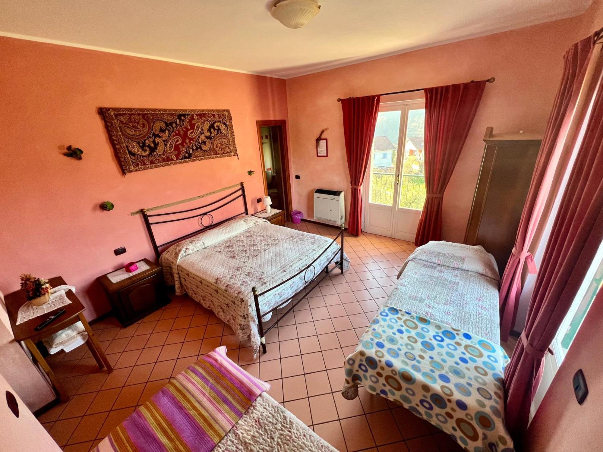 Hotel La Casa Rosa Borghetto di Vara Zewnętrze zdjęcie